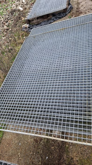 Vindem grătare zincate galvanizate la ori ce dimensiuni se debitează ș