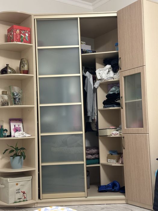 Угловой шкаф купе