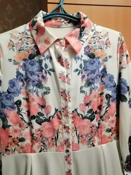 Нарядное женское платье