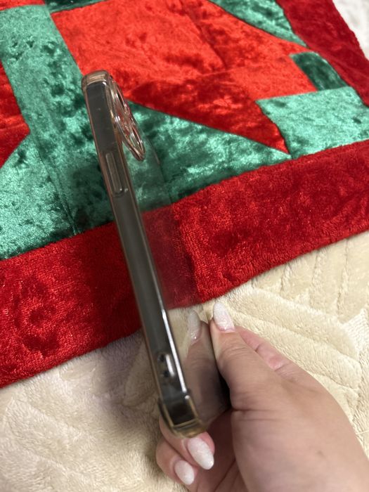 Продам Айфон 13 б/у черного цвета