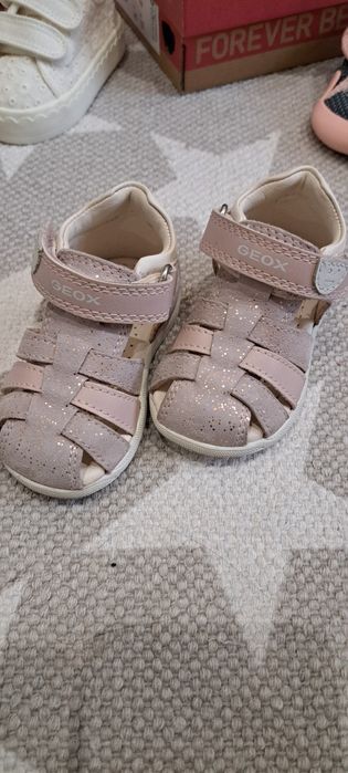 Обувки за момиче 18 и 19 номер