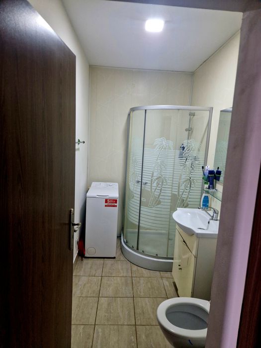 Inchiriez garsoniera Bariera Valcii 1250lei /luna sau 150lei/noapte