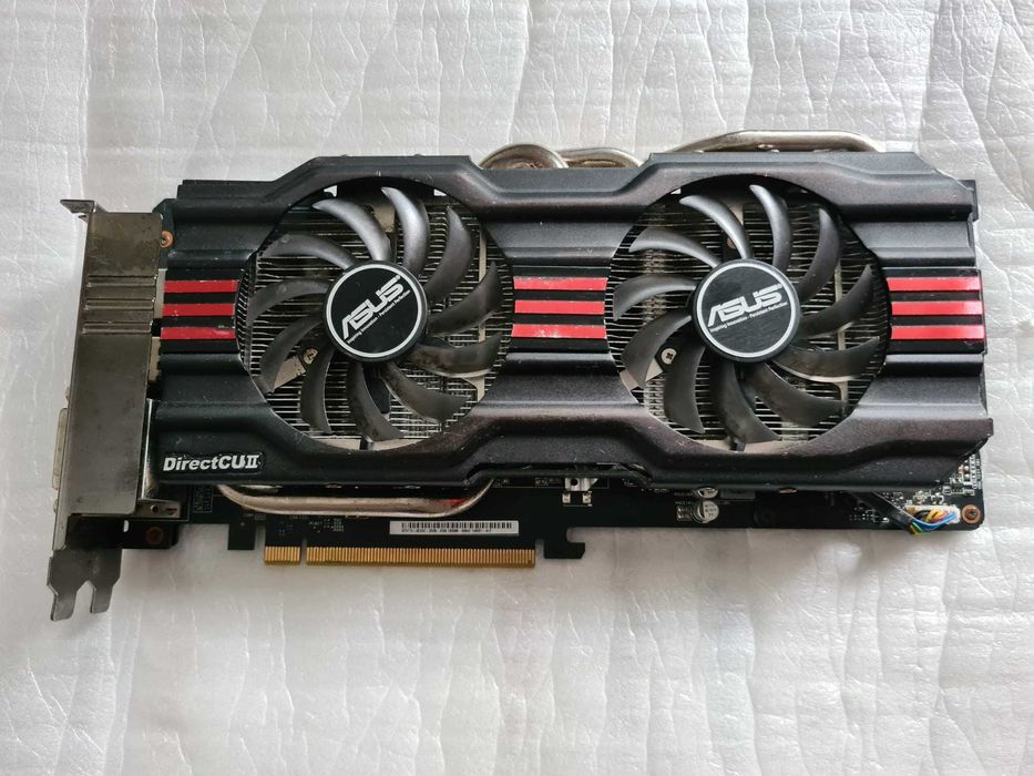 Placa video gaming 2gb ddr5/128 bits Nvidia/Amd