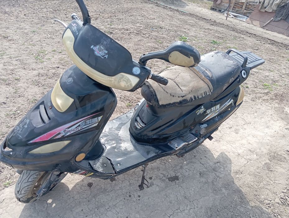 Мопед (скутер)80куб