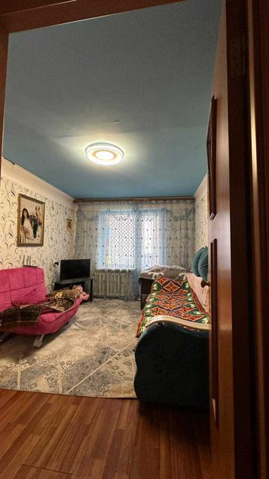 Продается 4х- комн.кв на 8 микрорайоне