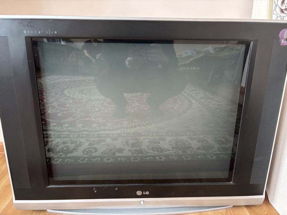 Телевизор lg в хорошем сосояни