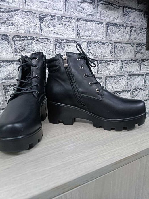 Продаются новые полусапожки на меху размер 41