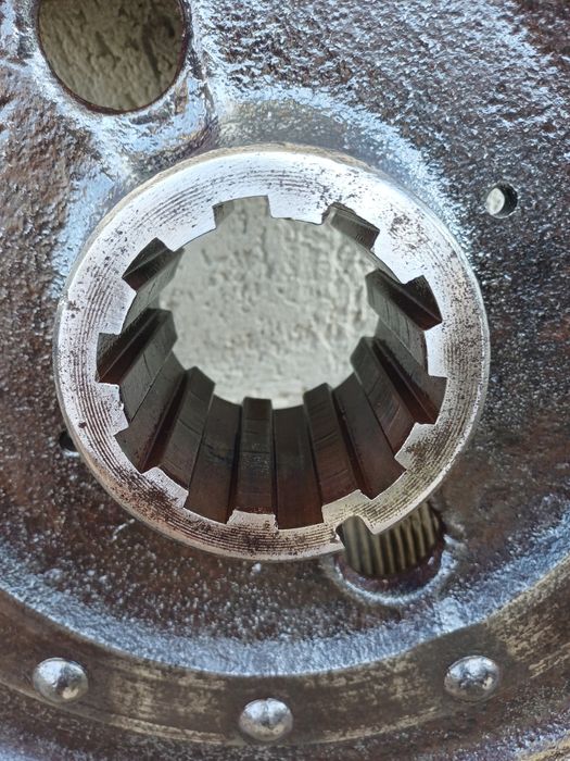 Coroana dreapta transmisie tractor U 650 ( Produs in Romania )