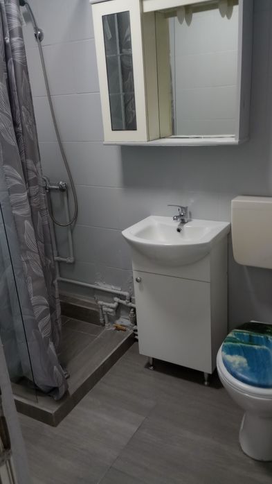 Închiriez garsonieră în Balș zona Jiu