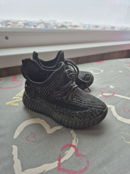 Кроссовки для мальчика летние