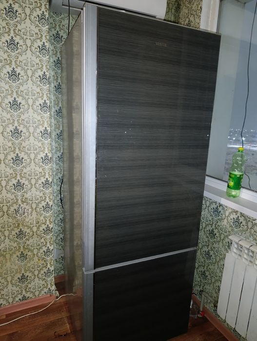 Холодильник очень большой