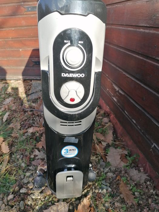 Vând calorifer electric pe ulei