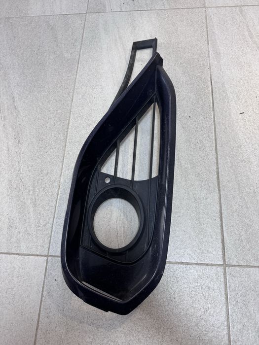 F32,F36 Дясна пластмаса халоген с държач