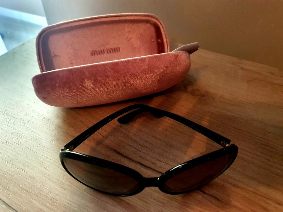 Vand ochelari de soare prada dama