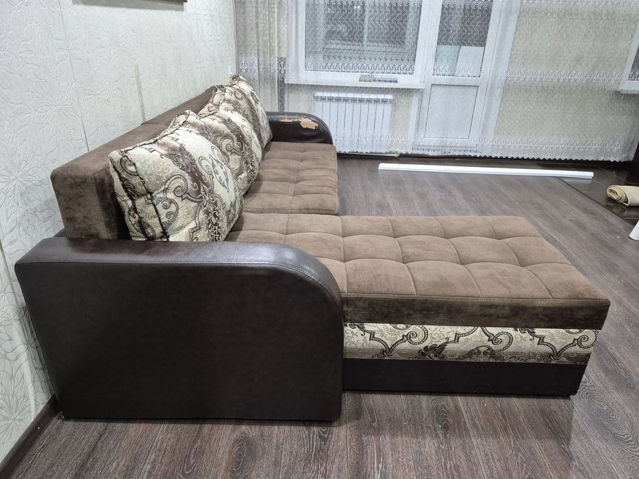 Срочно продам диван