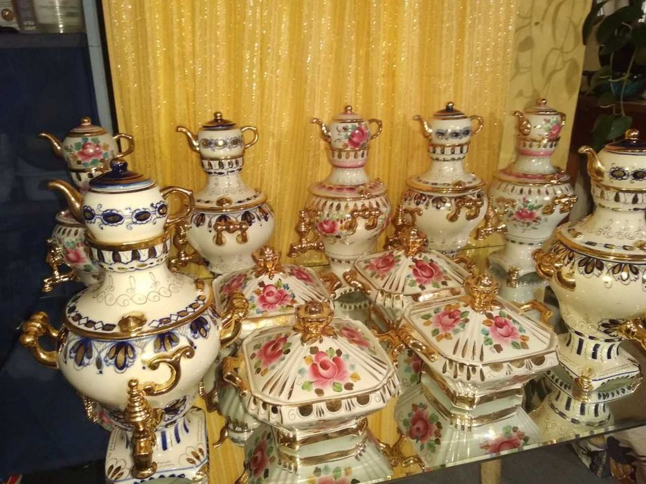 Самовары фарфоровые позолоченные винтажные и шкатулки