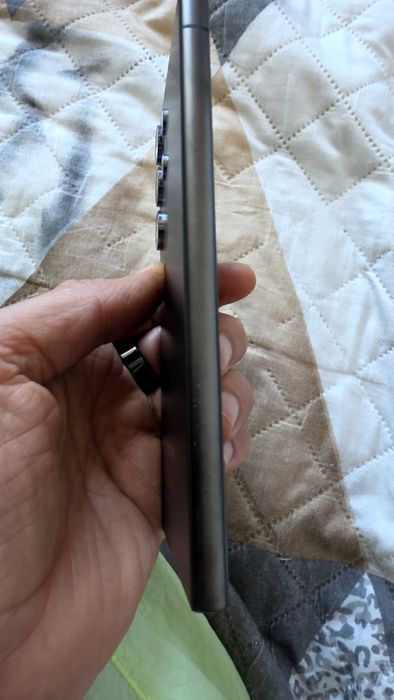 Продавам Samsung S 24Ultra