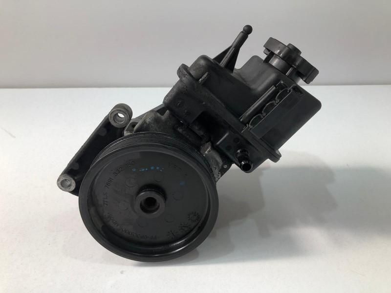 Pompa servodirectie Mercedes E-Class W212 2.2 cdi A0064661501
