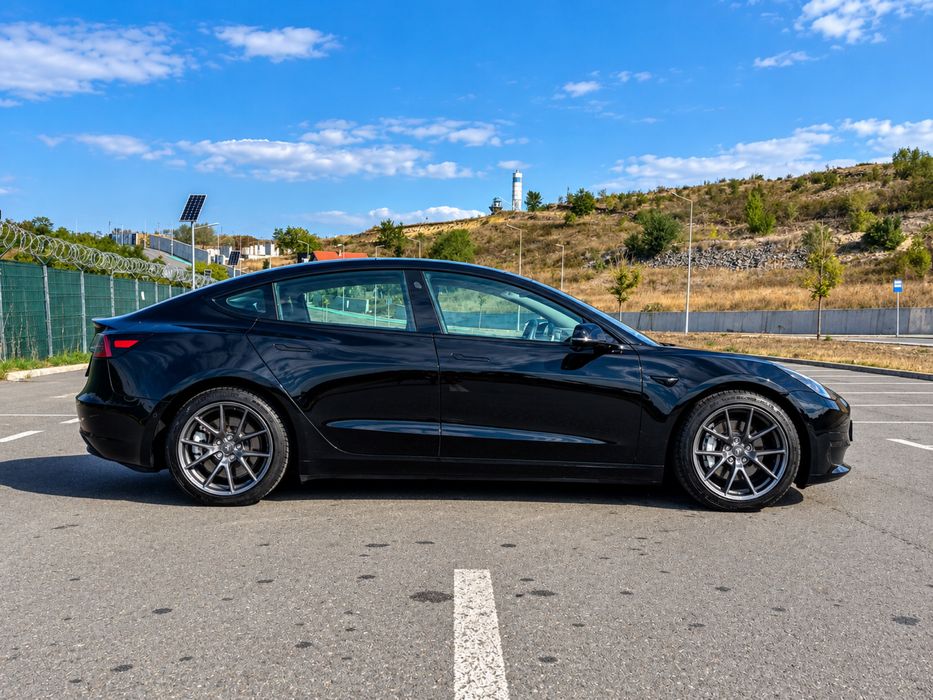 Tesla Model 3 RWD Pompa de caldura Garantie Tesla valabila Baterie LFP RAR efectuat FSD (Full Self Driving)