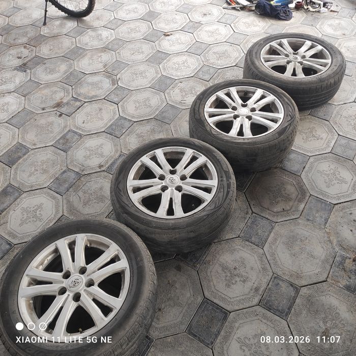 Титановый диск с резиной r16 от toyota