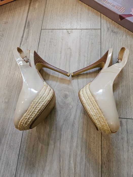 Обувки  на токче