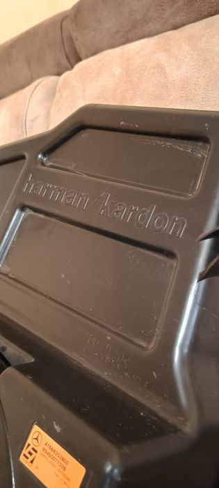 Subwoofer Harman Kardon бас каса за Мерцедес