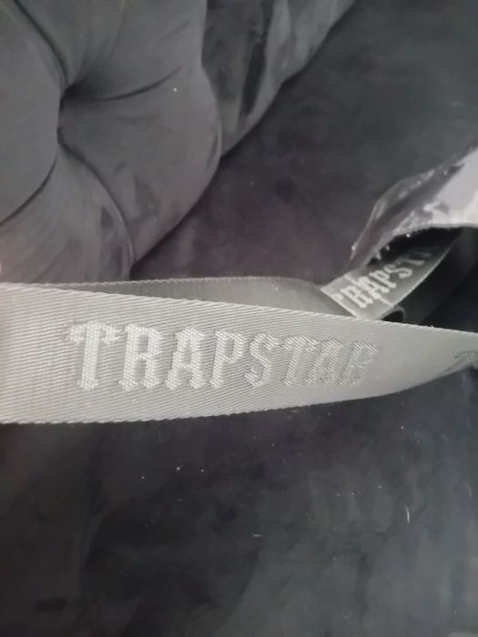 Продавам чанта Trapstar