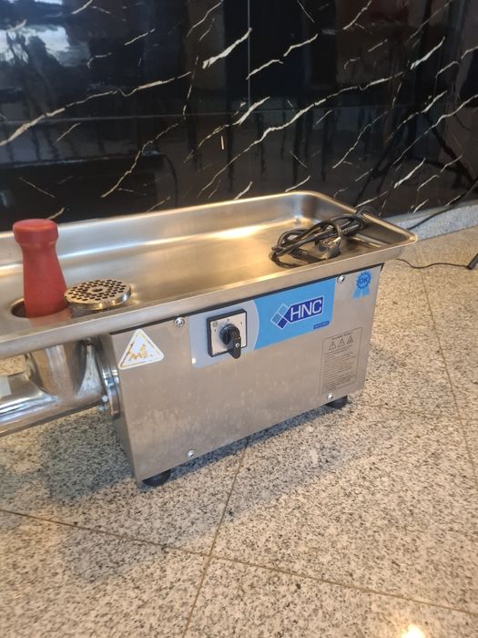 Vând mașină tocat carne HNC  EK-12M