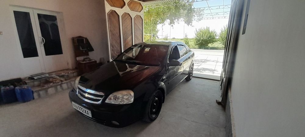 Lasetti qora 1.6