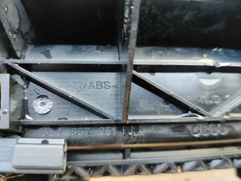 Scrumiera Seat Exeo Audi A4 B7 8E0857951