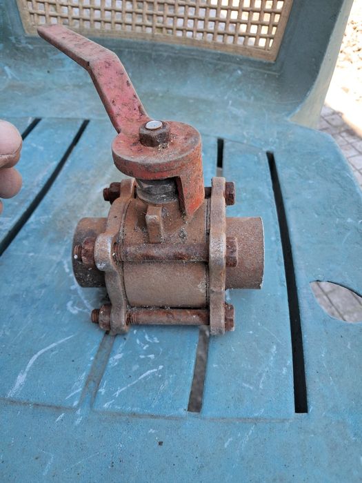 Кранове стари но работещи