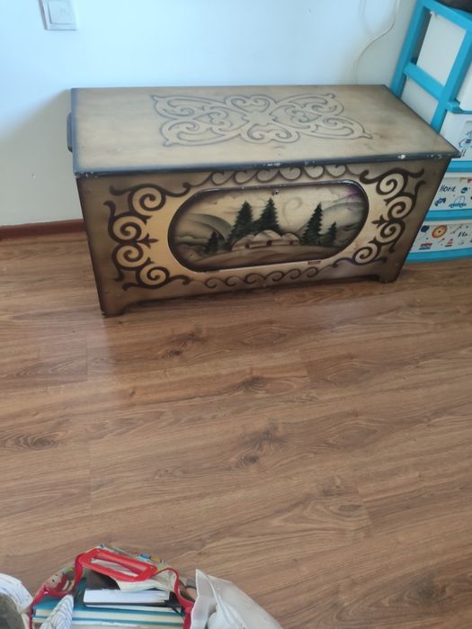 Продам красивый сундун