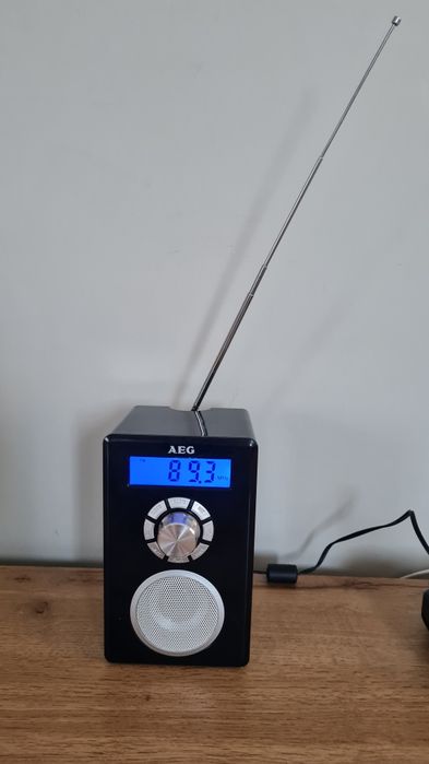 Цифрово радио с Bluetooth и АUX вход.