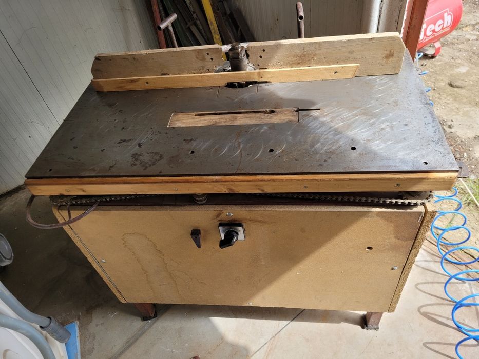 Vând abric și freser pt tâmplărie lemn