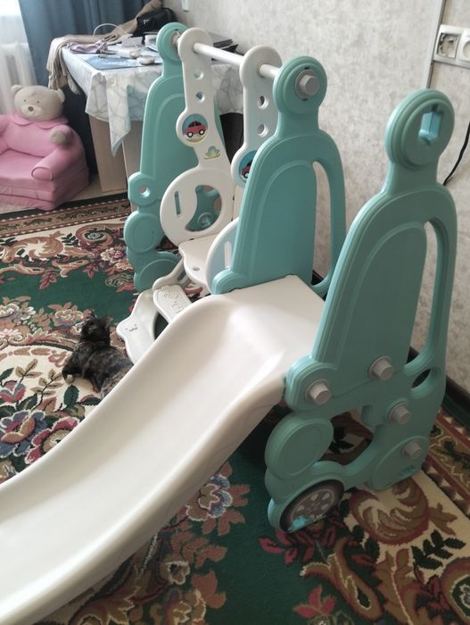 Продам качели с горкой