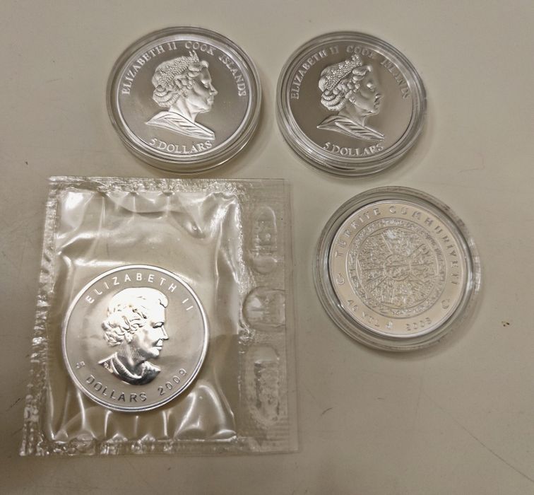 Разные серебряные монеты. Детали в описании.