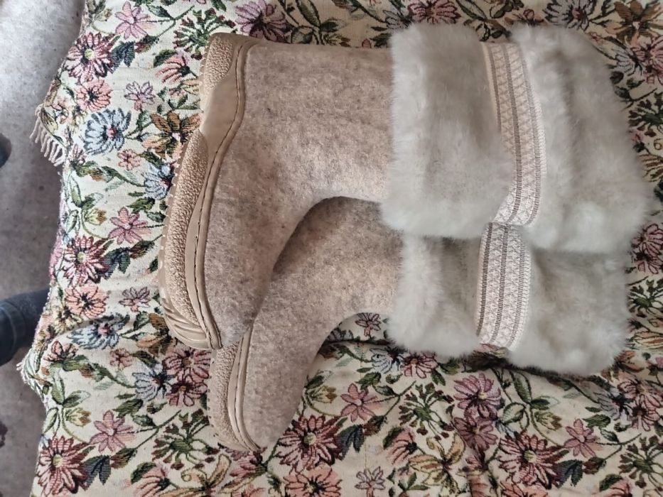 Продам валенки в хорошем состоянии