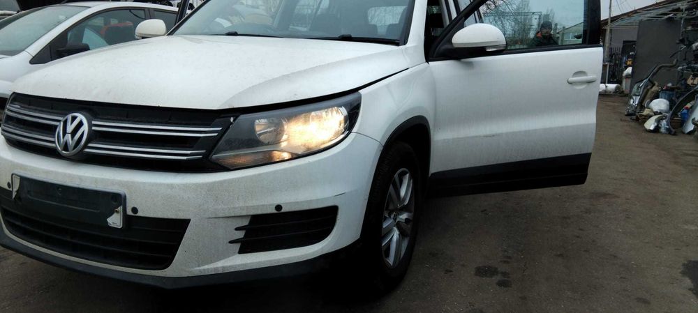 Dezmembrez Volkswagen Tiguan 2.0 TDi an 2014 cod motor CFFB