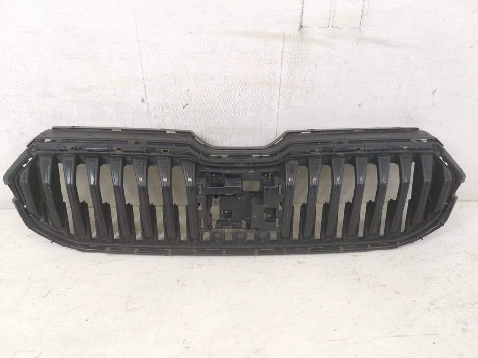 Скода Суперб / Skoda Superb 4 B9 Оригинална решетка на радиатора в доб