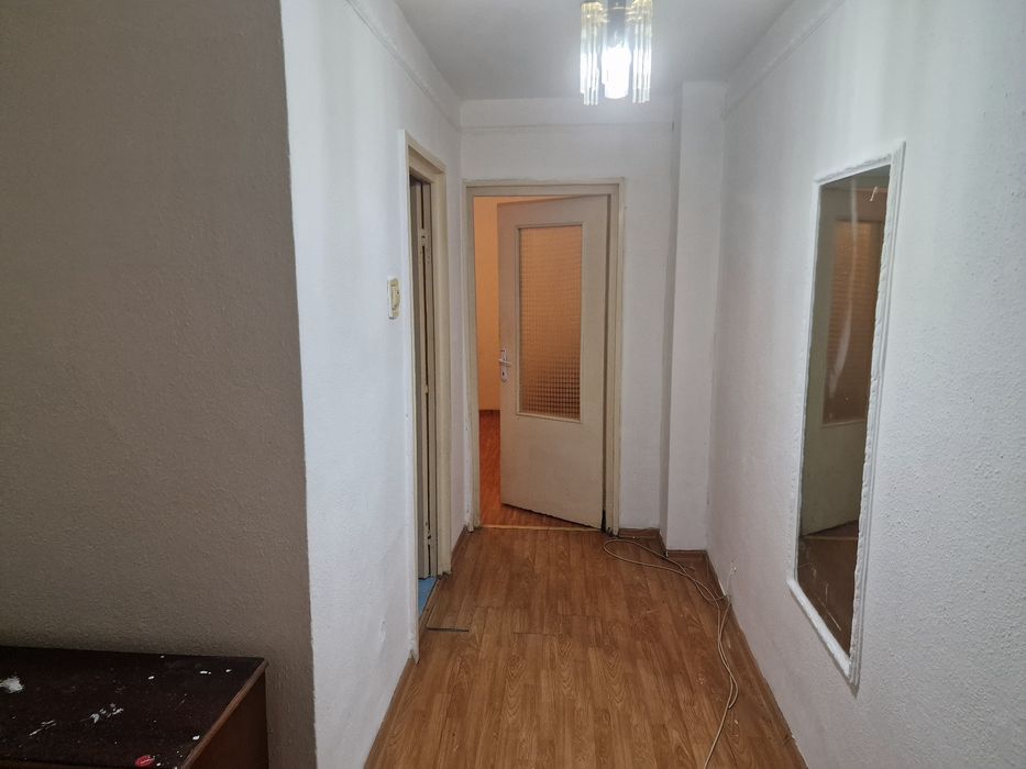 Apartament o camera,40mp,decomandat,Dărmănești, centrala,termopane