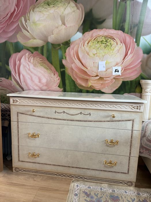 Продам спальный гарнитур