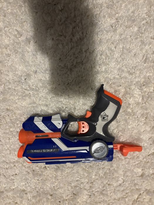 Nerf оръжия и пистолети