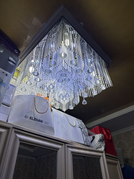 Люстра в отличном состояний