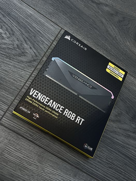 32GB Corsair Vengeance RGB RT