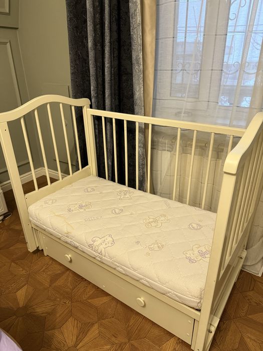 Продам кровать манеж деревяный