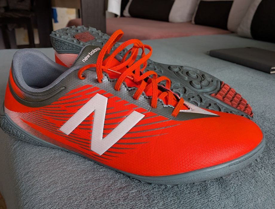 New Balance - стоножки за футбол