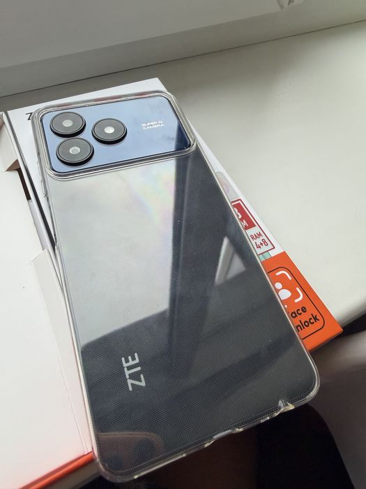 Продам телефон новый А36
