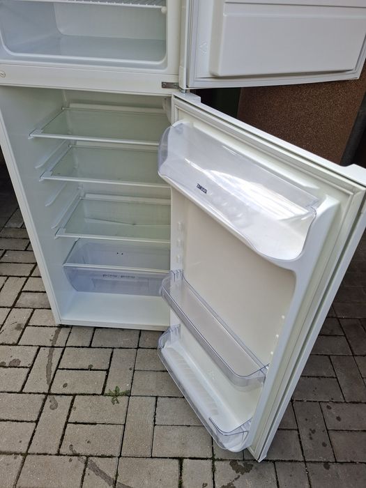 Vand frigider zanussi