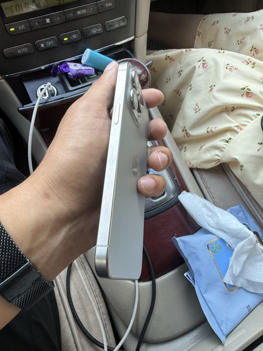 IPHON 15 pro max 512