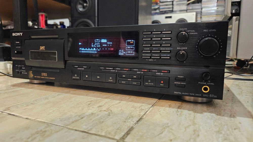 DAT Sony DTC-57ES negru, functional, stare foarte buna, cu test video!